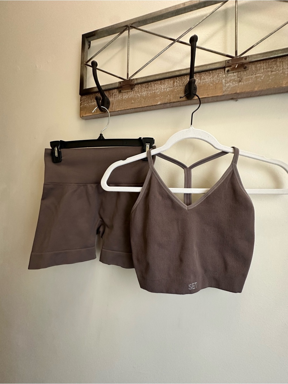 SET Active Sculptflex® Ribbed V Bra and Matching Shorts M